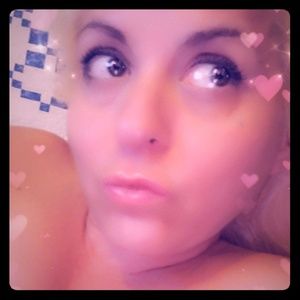 Meet your Posher, Desiree